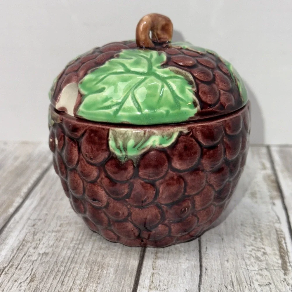 VTG  Occupied  Japan Deep Red‎ Grape Figural Sugar Bowl Jam Jar Lid Pottery GUC